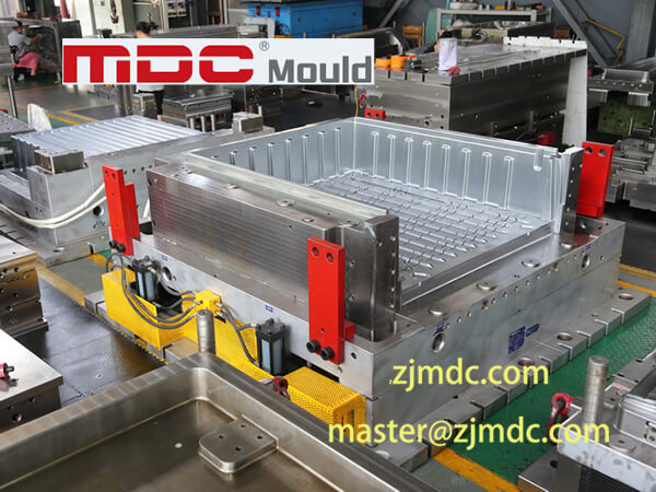 SMC後備箱模具